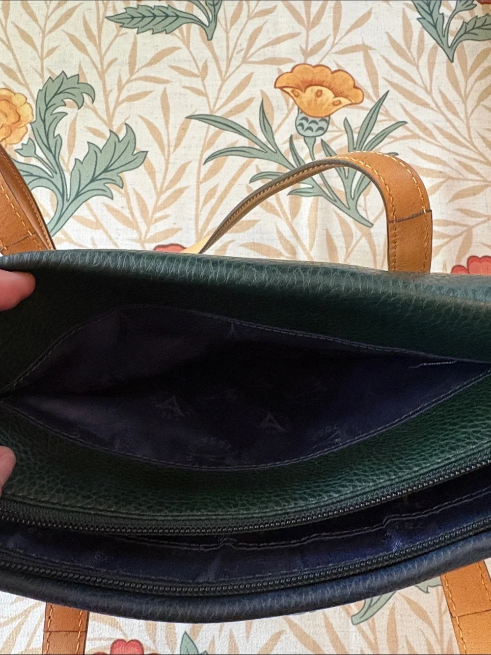 La Tour Eiffel Colorblock Shoulder Tote